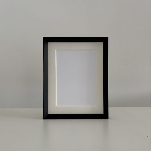 Cornice nera - smusso a 45°