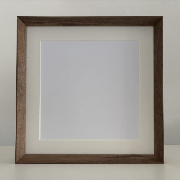 Cornice noce canaletto - smusso a 45° - immagine 4